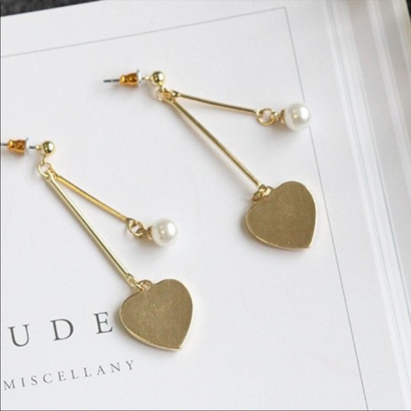 Red Heart Gold Dangle Valentine’s earrings - Picture 3 of 9